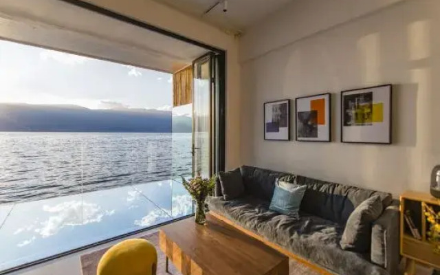 Wuxin Lake View Hostel