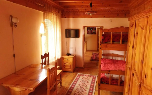 Guest House Caravan Tamchy