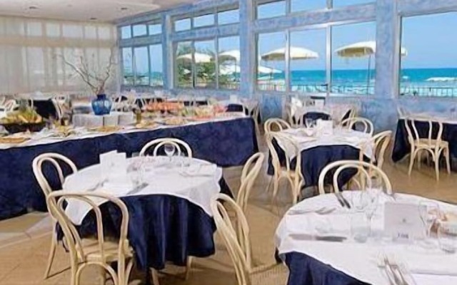 Hotel Caravelle