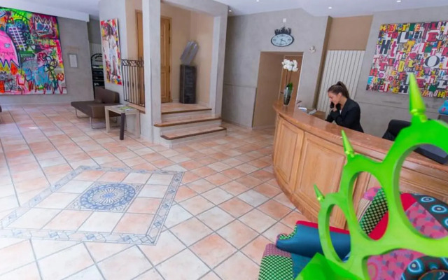 Grand Hôtel Dauphiné Toulon, Boutique Hôtel & Suites