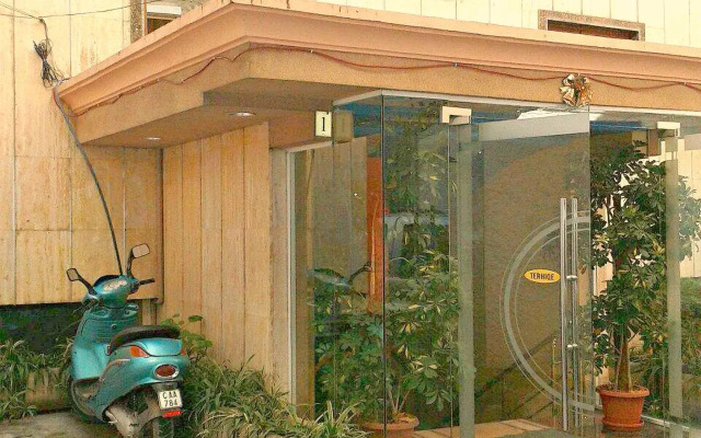 Meg Klaus Hotel