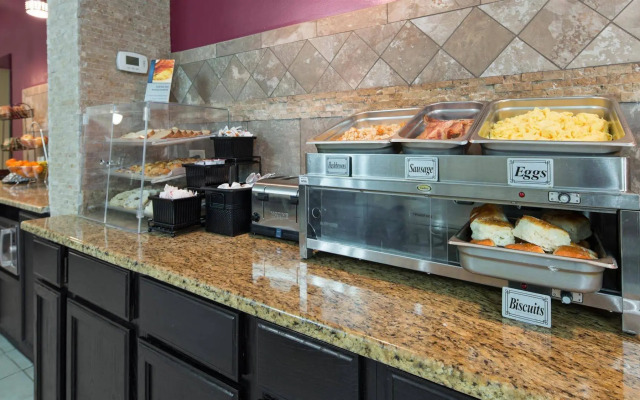 AmericInn by Wyndham Woodstock IL