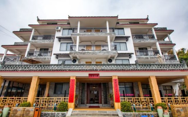 Qingli River Mountain Hotel (Yangshuo Xianggongshan Branch)
