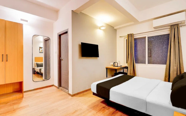 Spacious Comfort Stays Near Aerospace Museum