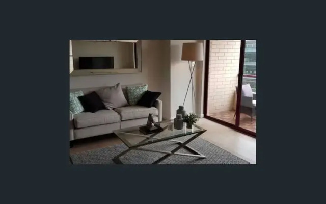 2 Bedroom Darling Harbour Apartment