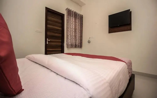 Hotel Mayra by OYO Rooms