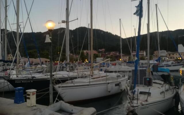 Jo's Guesthouse, Benitses