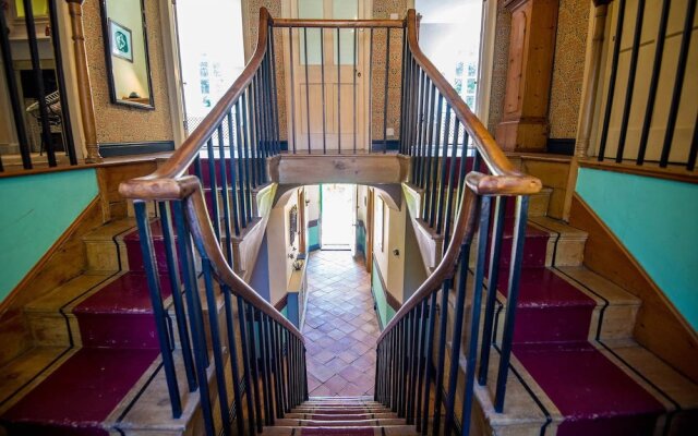 The Cors Country House