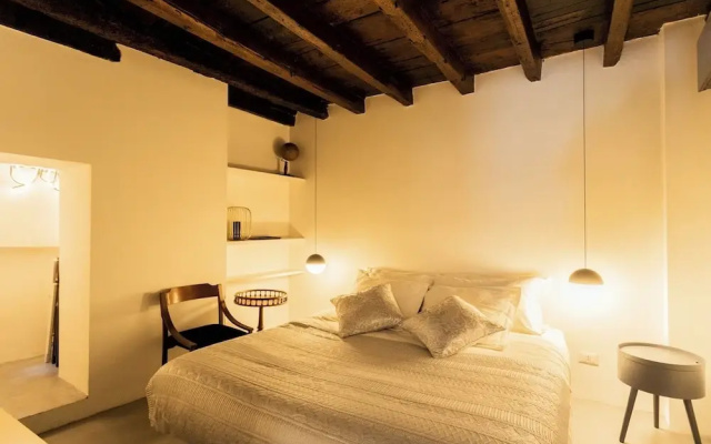 Shades Of Como With Private Terrace by Rent all Como