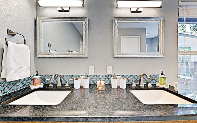 1184 Austin - 3 Br Home