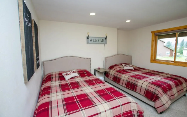 Nederland Getaway 4 Bedroom Home by RedAwning