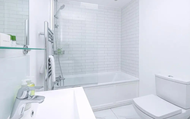 Stylish Three-bed Flat in Marylebone