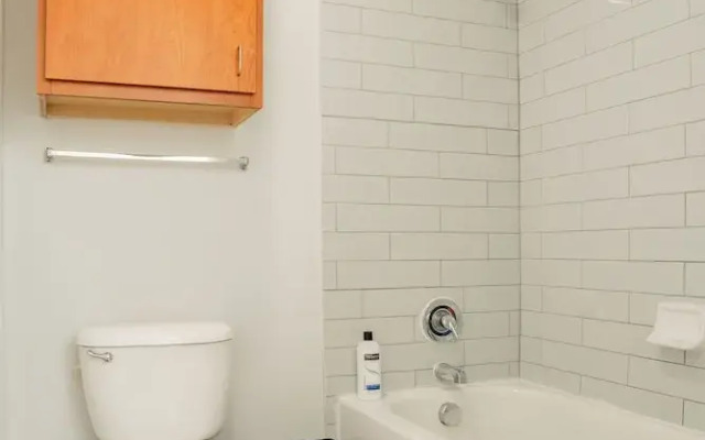 Upstay - Condo With Pool-gym-games-bbq - Walk to Uoft
