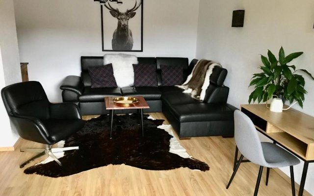 Appartement 53m2 rénové dans un chalet au coeur de Charmey avec vue sur les montagnes – Guest Rooms – Charmey