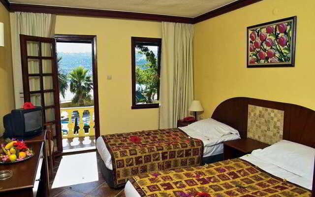 Green Beach Resort Hotel