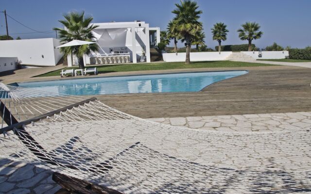 Ktima Reveli Black Suite2-4 Persons