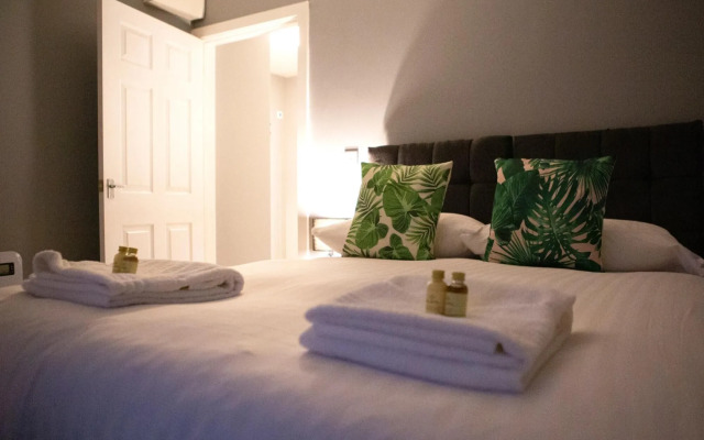 George s Studio Liver House