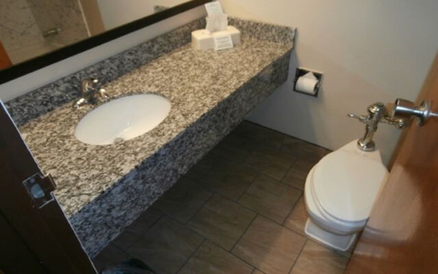 AmericInn by Wyndham Cedar Rapids North