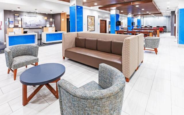 Holiday Inn Express & Suites Stafford NW - Sugar Land, an IHG Hotel