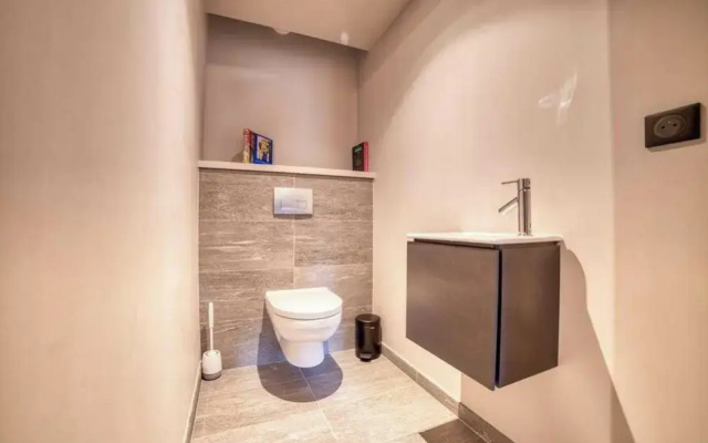 Luxurious 4-room Apartment With Swimming Pool, Gym, spa and Parking