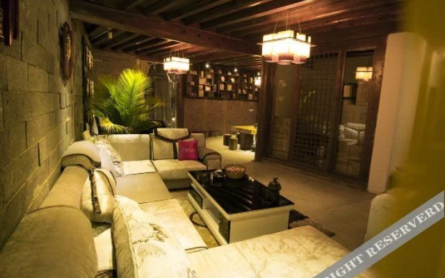 Yangguang Huashe Boutique Hostel