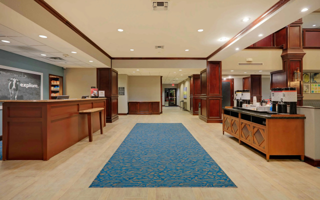 Hampton Inn & Suites Dallas-Arlington-South