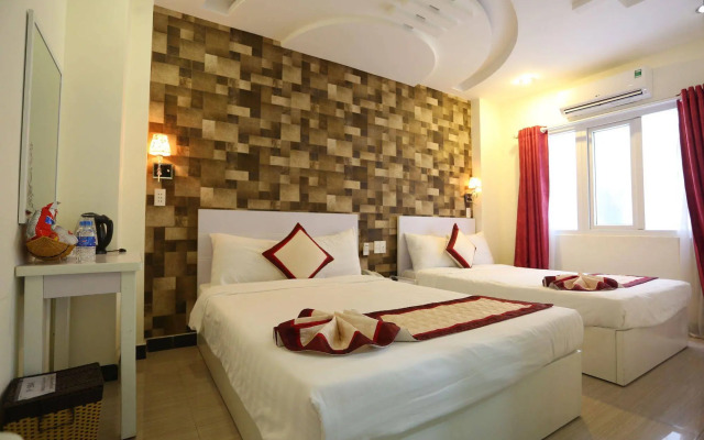 Lee Park Hotel