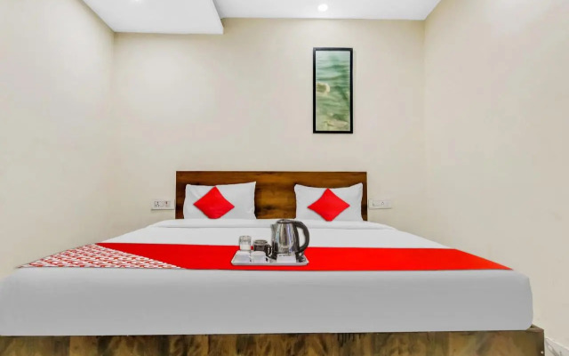 OYO Flagship 70400 Hotel Olive Inn