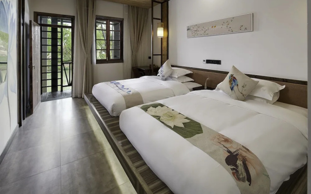 Floral Hotel Deqing Qinzizaiju