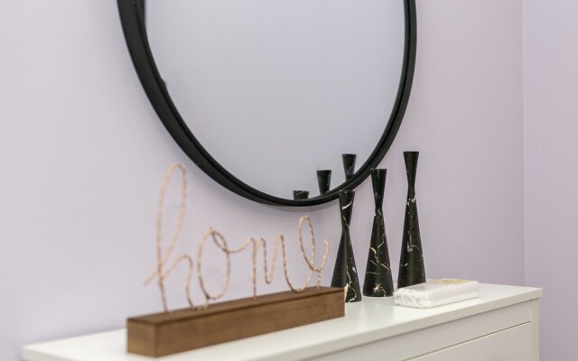 Locals Boutique Apartment Huafa Plaza 24