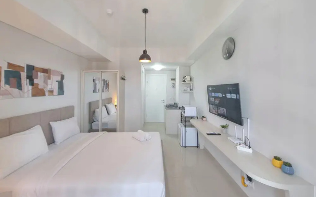 Comfortable And Homey Studio Room At Barsa City Apartment