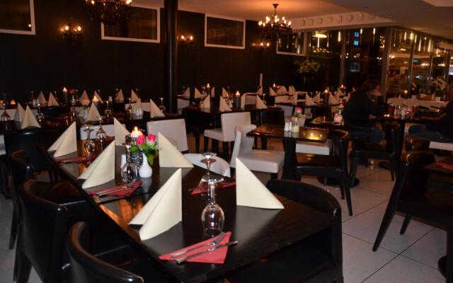 SuperStay Hotel