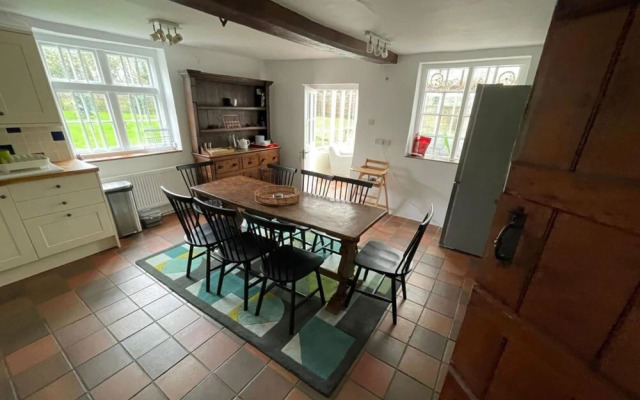 The Royal Retreat -elegant 7bdr With Garden