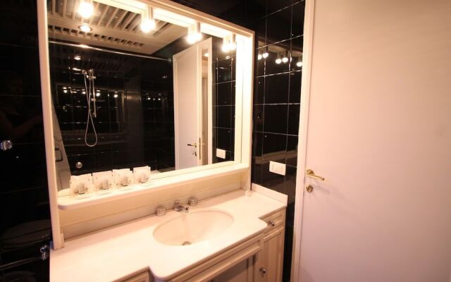 Romantic Terrace near Art District