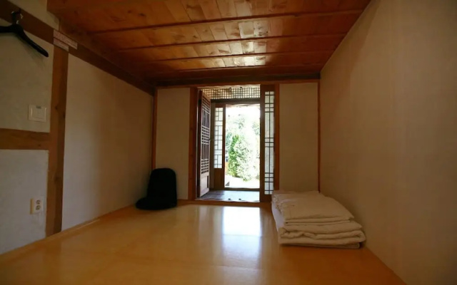 Jeonju Gaeunchae Hanok Stay 2nd Branch