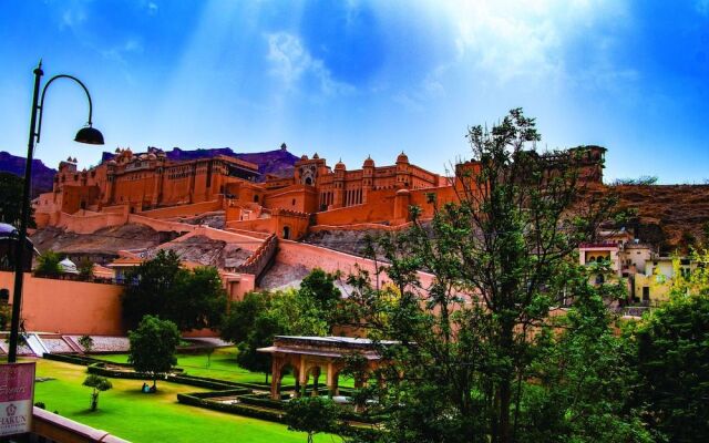 OYO 14537 Hotel Amer Haveli