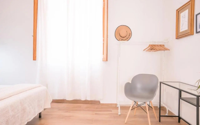 Minimalist Chic a Villanova 3Bdr - 2Bth - WiFi
