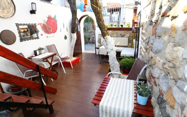 Nar Pansiyon Cafe