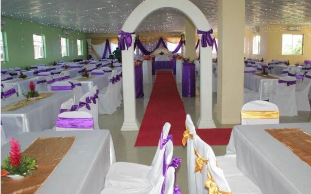 Fun World Plaza Hotel