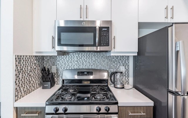 Modern 2br Apartment On Gordon St Hollywood 2 Bedroom Apts by RedAwning