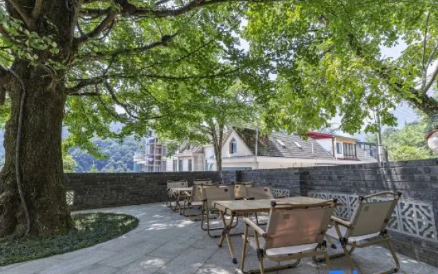 Mount Qingcheng · Yu Gui Yu Ye · Hot Spring Inn (Mount Qingcheng Rear Mountain Scenic Area Store) – Outside – Chengdu