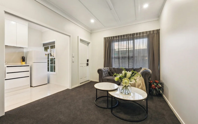Aroha Motel