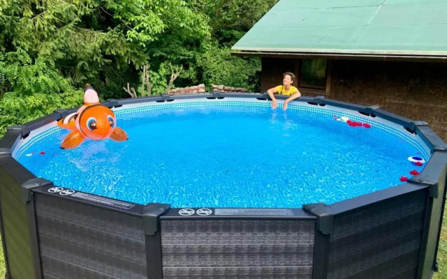 Adventure Cottage with pool and big garden