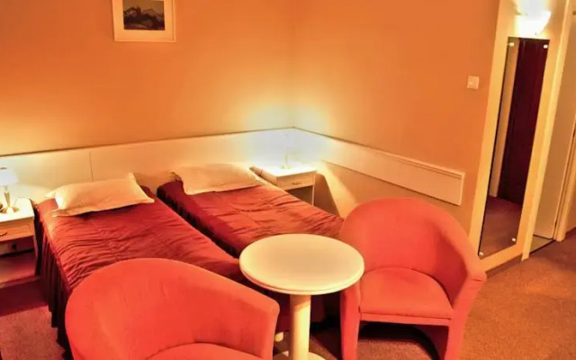 Hotel Alunis