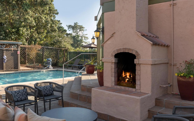 Half Moon Bay Lodge