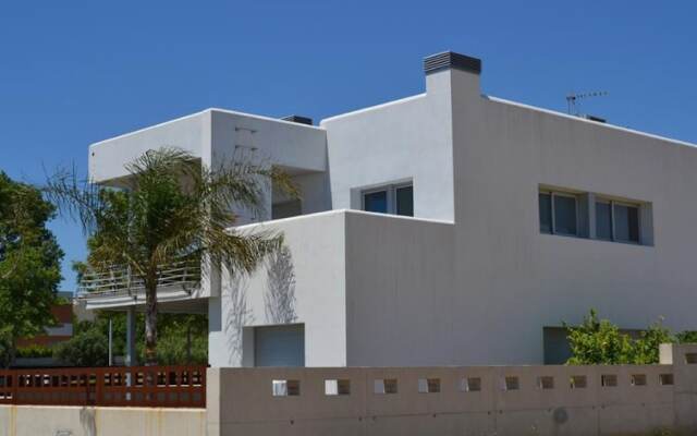 Villa Ardia - 50 Metres From the Beach