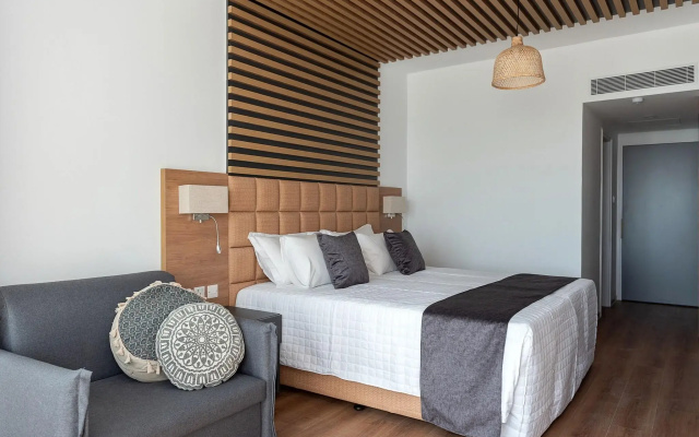 Piere Anne Beach Hotel