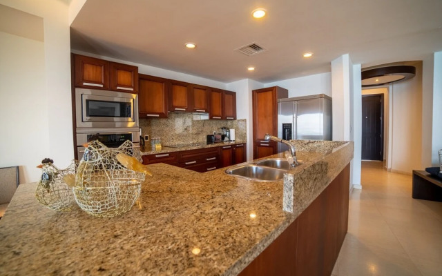 Puerta Cortés Residences by Lumina