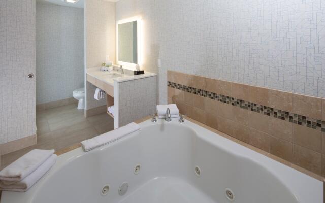 Holiday Inn Express & Suites Monroe by IHG