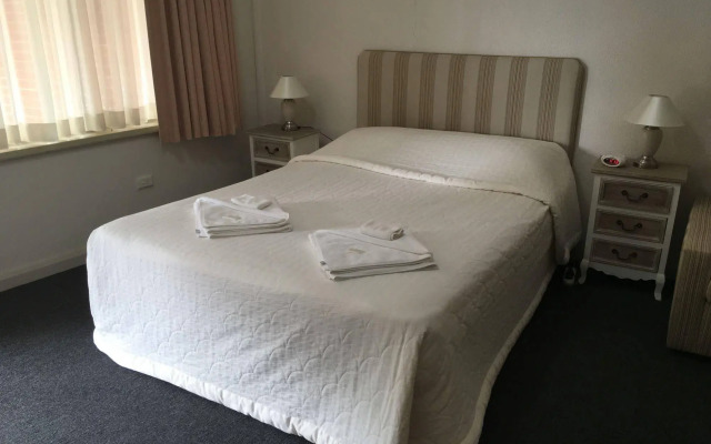 Town & Country Motel